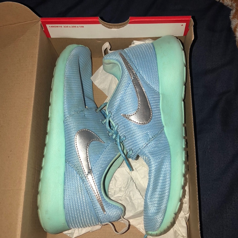 Blue roshes